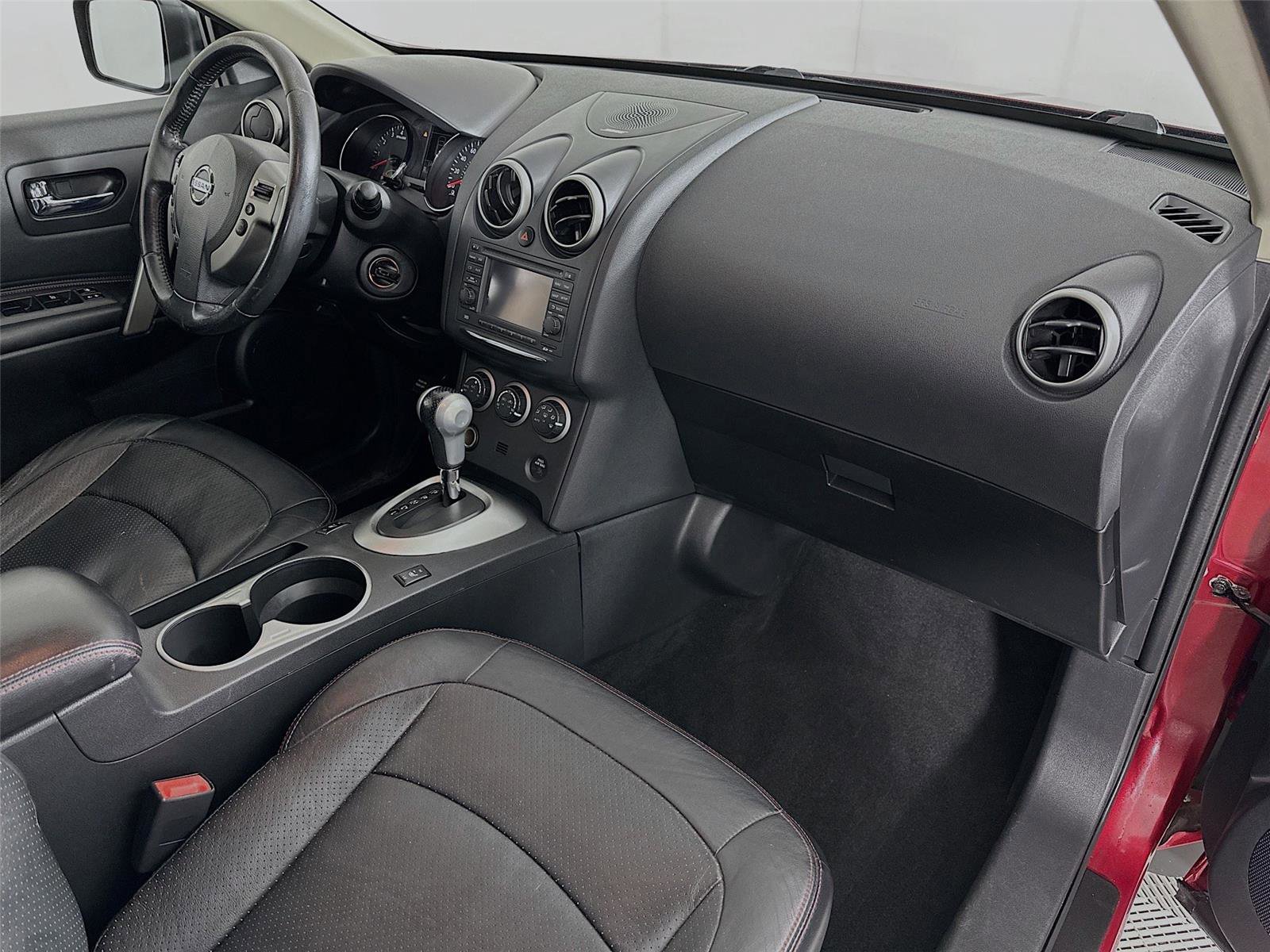 Used 2011 Nissan Rogue SV w/ SL Pkg image 26