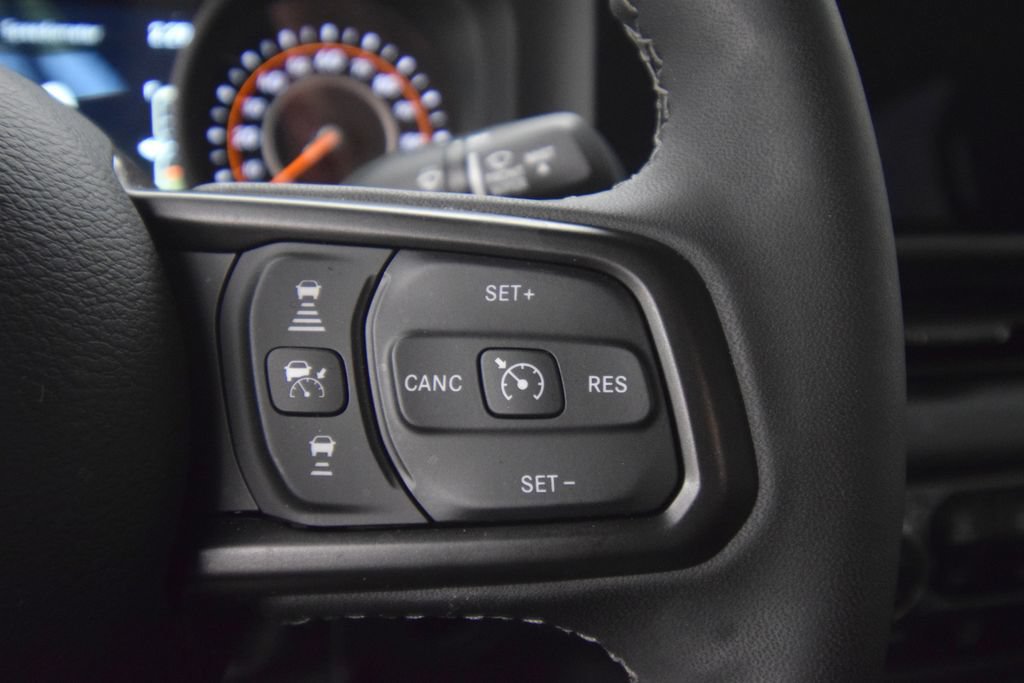 Used 2025 Jeep Gladiator Sport AWD/4WD image 38