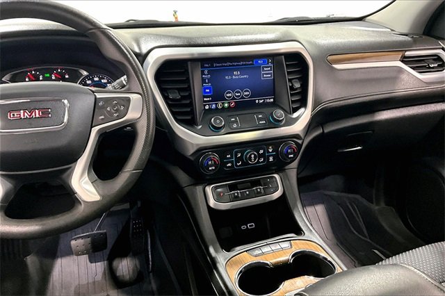 Used 2023 GMC Acadia SLE w/ LPO, Black Accent Package image 9