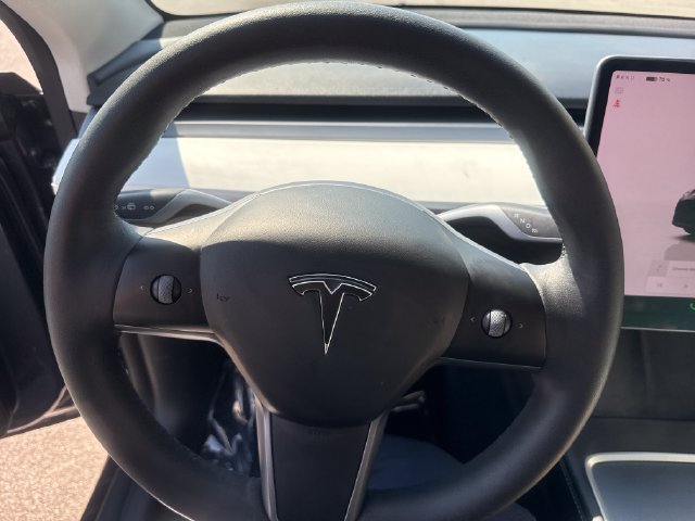 Used 2022 Tesla Model Y Long Range AWD/4WD image 11