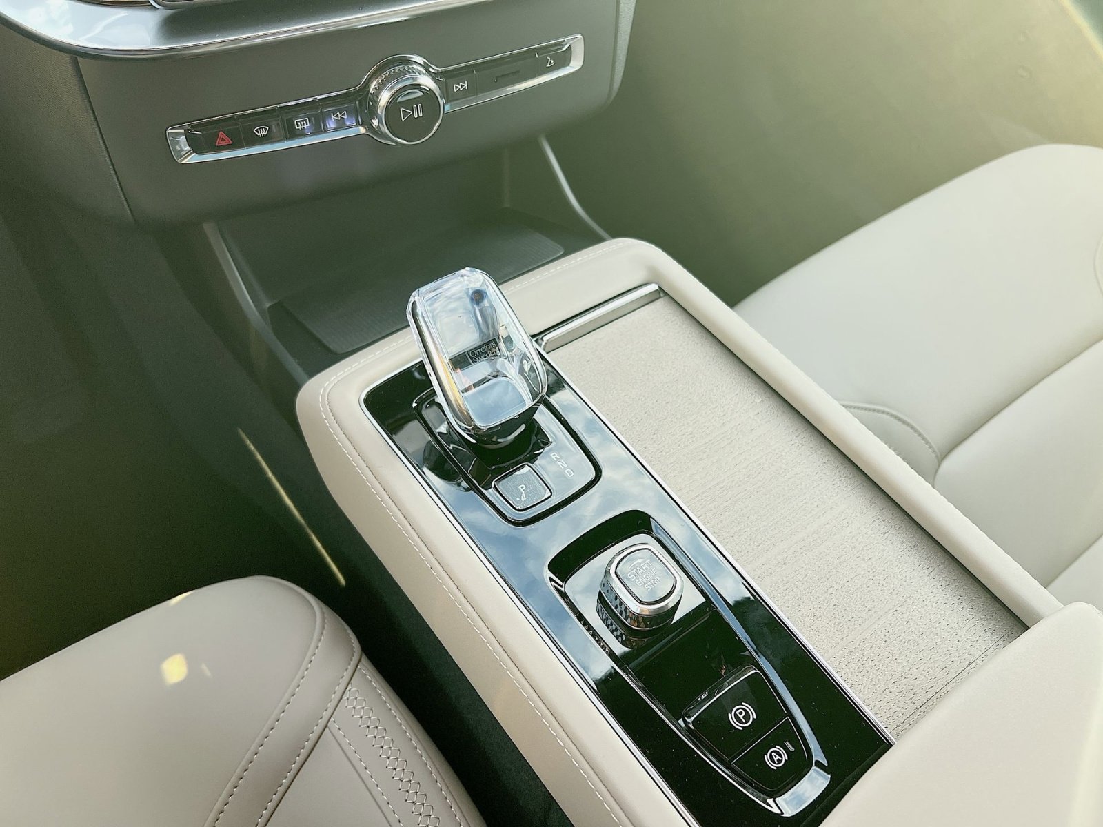 New 2026 Volvo XC90 T8 Plus w/ Protection Package Premier image 22