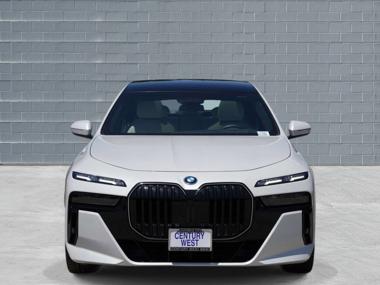 Certified 2026 BMW 750e xDrive w/ Executive Package AWD/4WD image 2