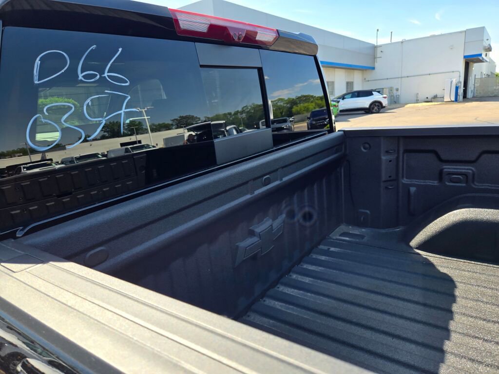 New 2026 Chevrolet Silverado 1500 High Country w/ High Country Premium Package AWD/4WD image 16