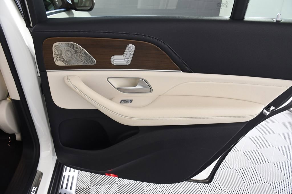 Used 2021 Mercedes-Benz GLS 580 4MATIC image 20