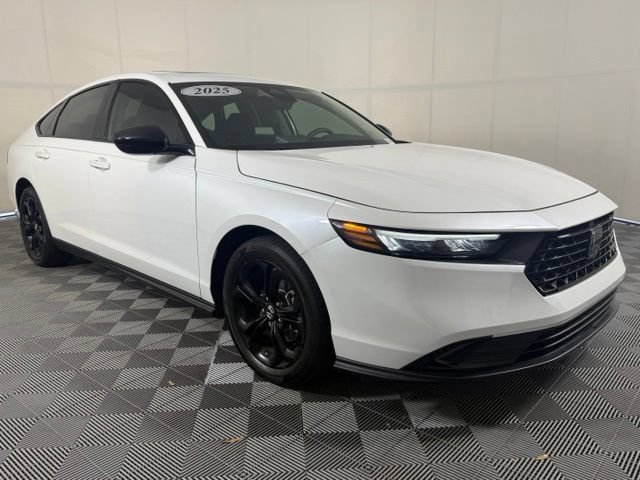 Used 2025 Honda Accord SE image 8