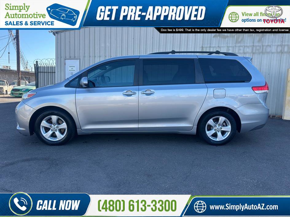 Used 2012 Toyota Sienna LE w/ Towing Pkg FWD image 6