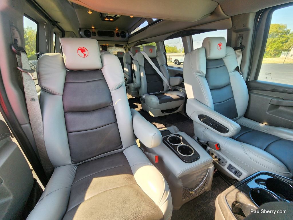 Used 2023 Chevrolet Express 2500 Extended image 3