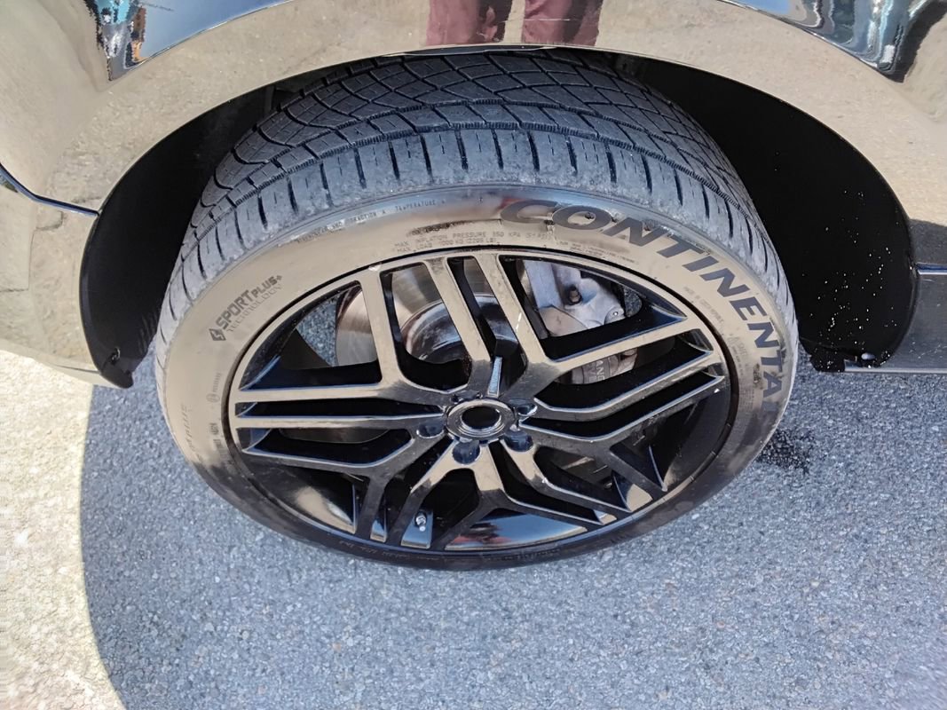 Used 2011 Land Rover Range Rover Supercharged AWD/4WD image 9