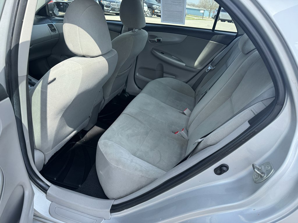 Used 2013 Toyota Corolla LE image 18