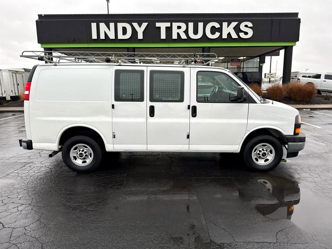 Used 2021 GMC Savana 2500 w/ Driver Convenience Package image 1