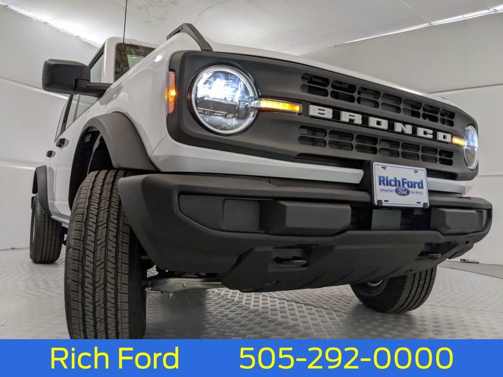 New 2025 Ford Bronco 4-Door image 28