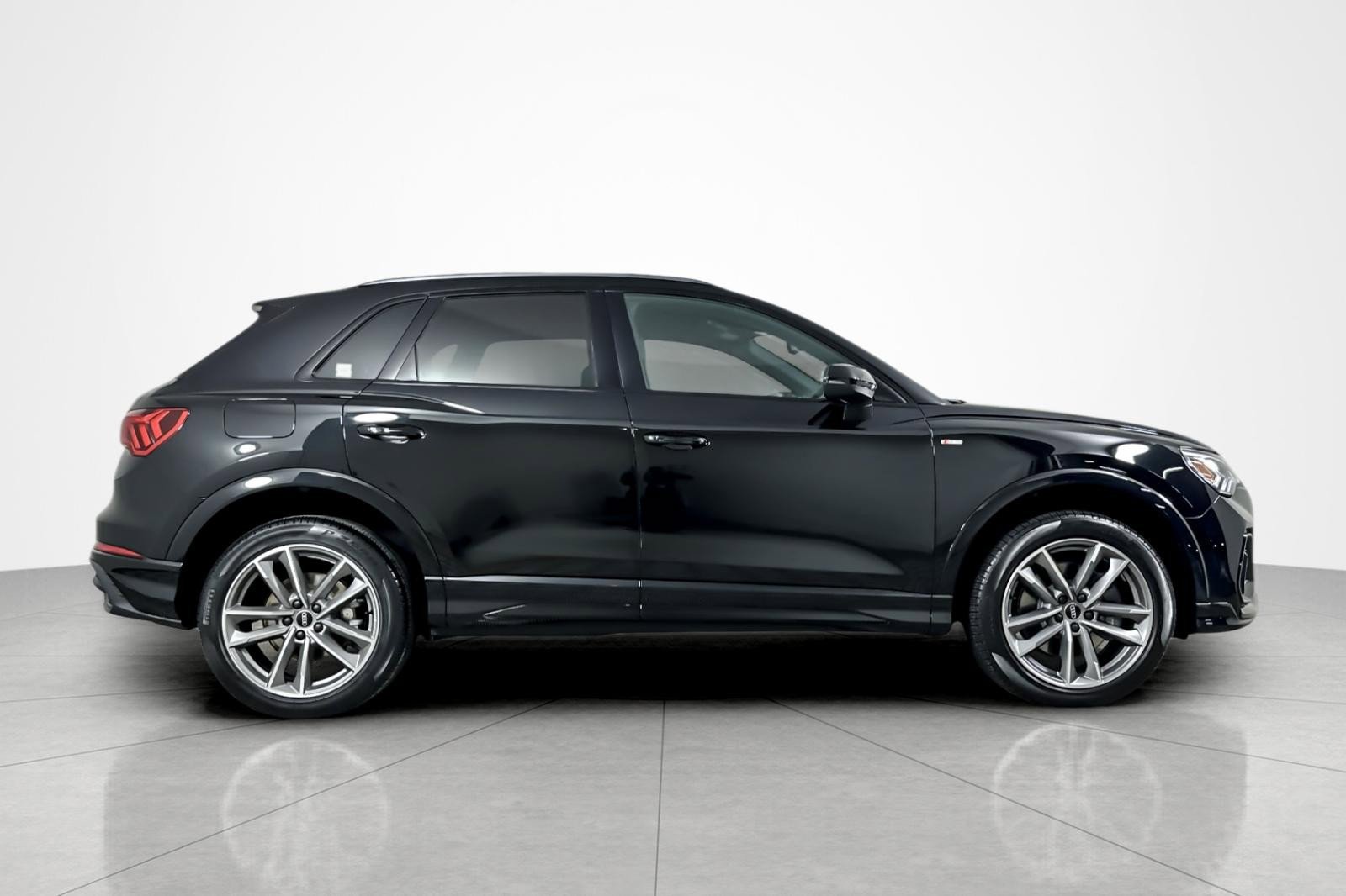 Used 2025 Audi Q3 2.0T Premium image 6