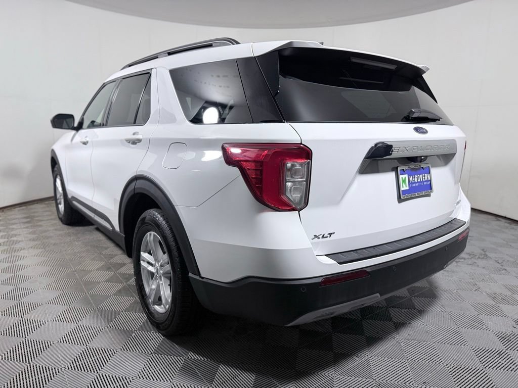 Used 2021 Ford Explorer XLT w/ Equipment Group 202A AWD/4WD image 3