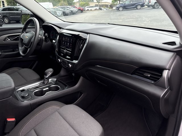 Used 2021 Chevrolet Traverse LS FWD image 23