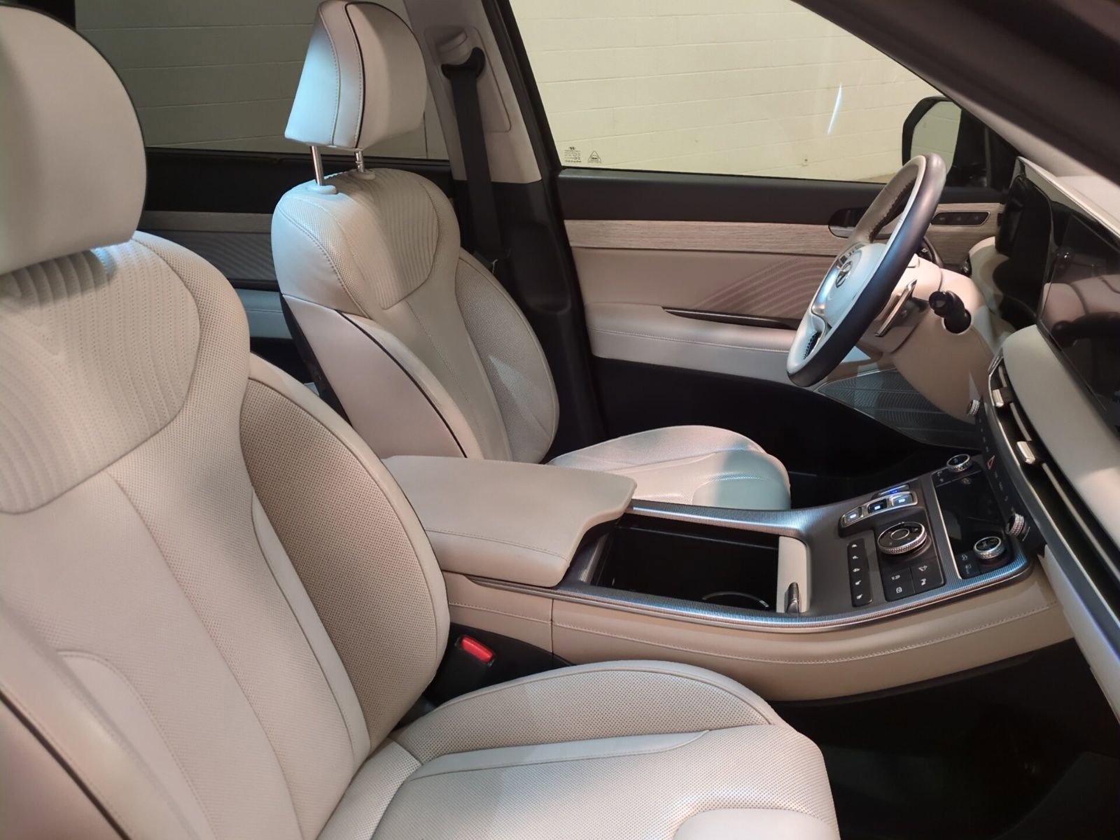 Used 2023 Hyundai Palisade Calligraphy image 10