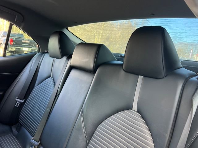 Used 2020 Toyota Camry SE image 18