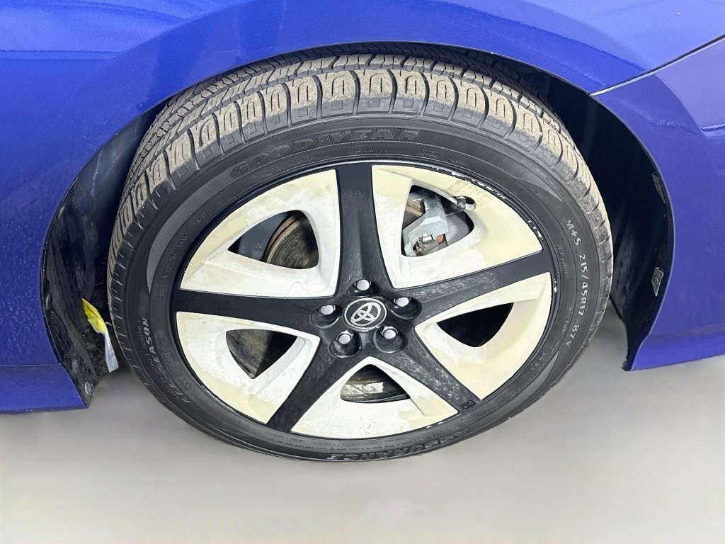 Used 2016 Toyota Prius Four Touring FWD image 31
