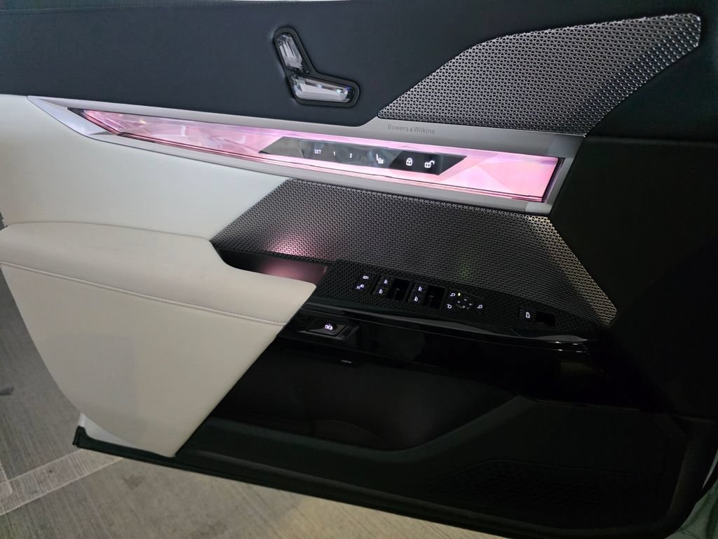 New 2026 BMW 740i w/ Executive Package RWD image 17