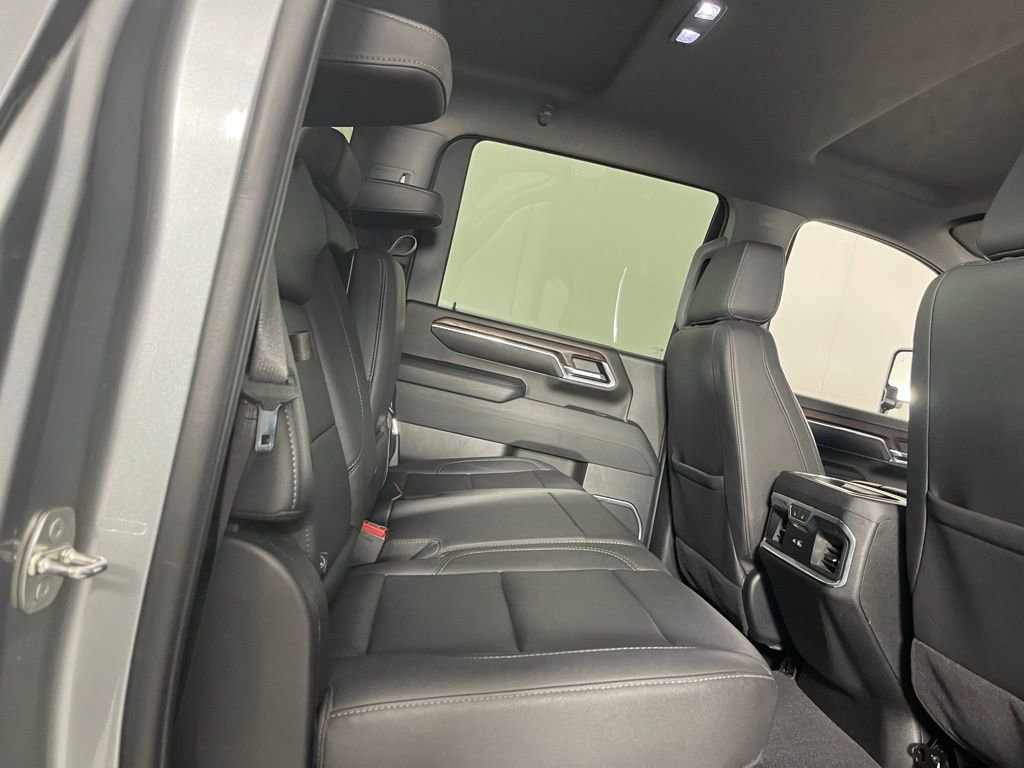 Used 2024 GMC Sierra 3500 SLT w/ SLT Convenience Package image 30
