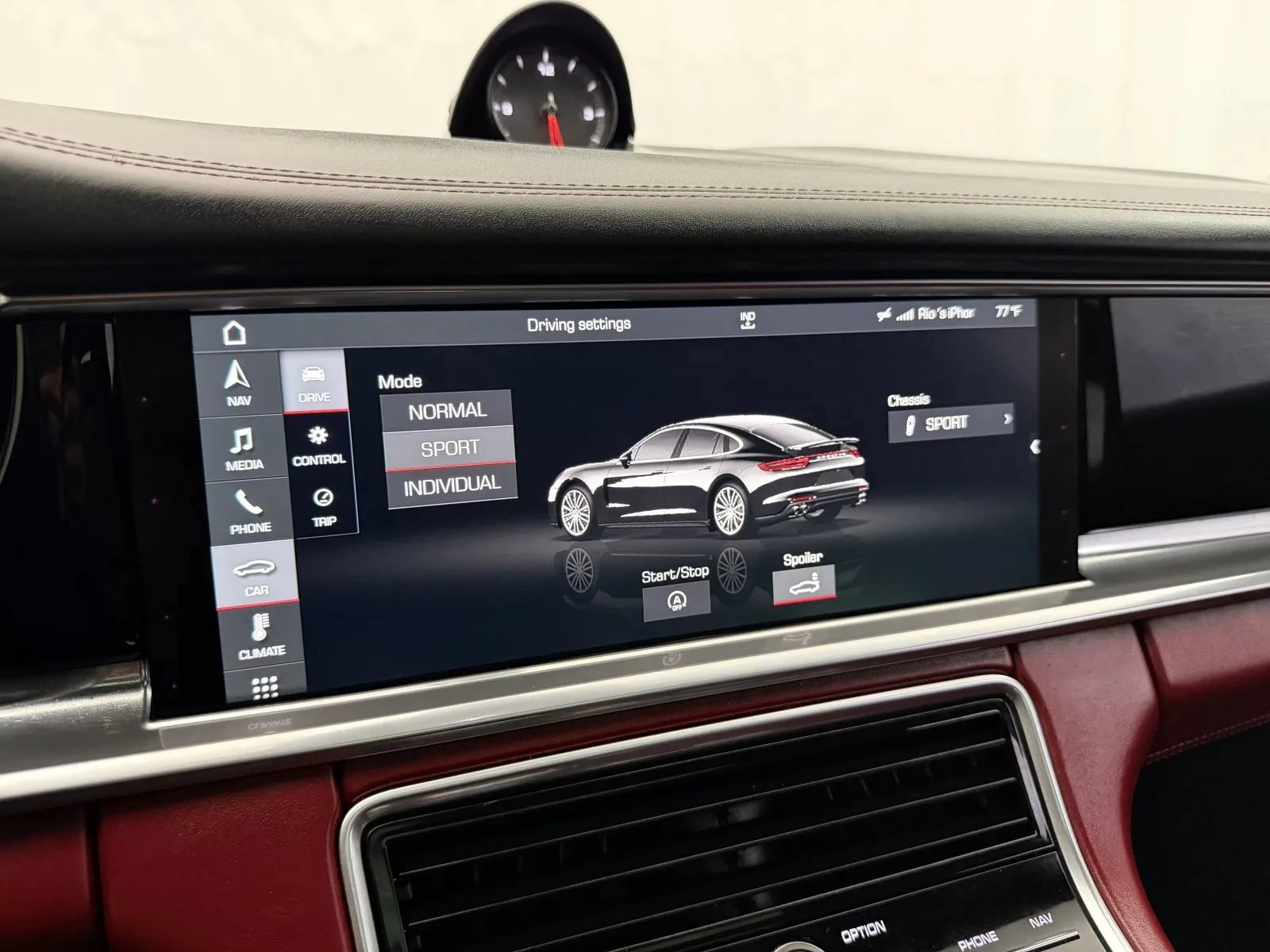 Used 2018 Porsche Panamera RWD image 23