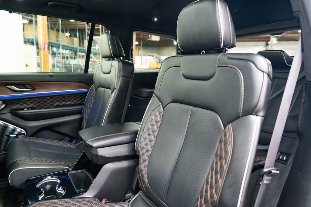 Used 2023 Jeep Grand Cherokee L Summit w/ Advanced Protech Group IV image 31