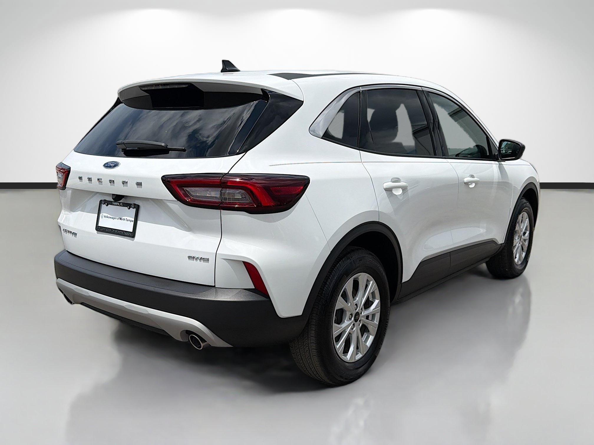 Used 2024 Ford Escape Active AWD/4WD image 3