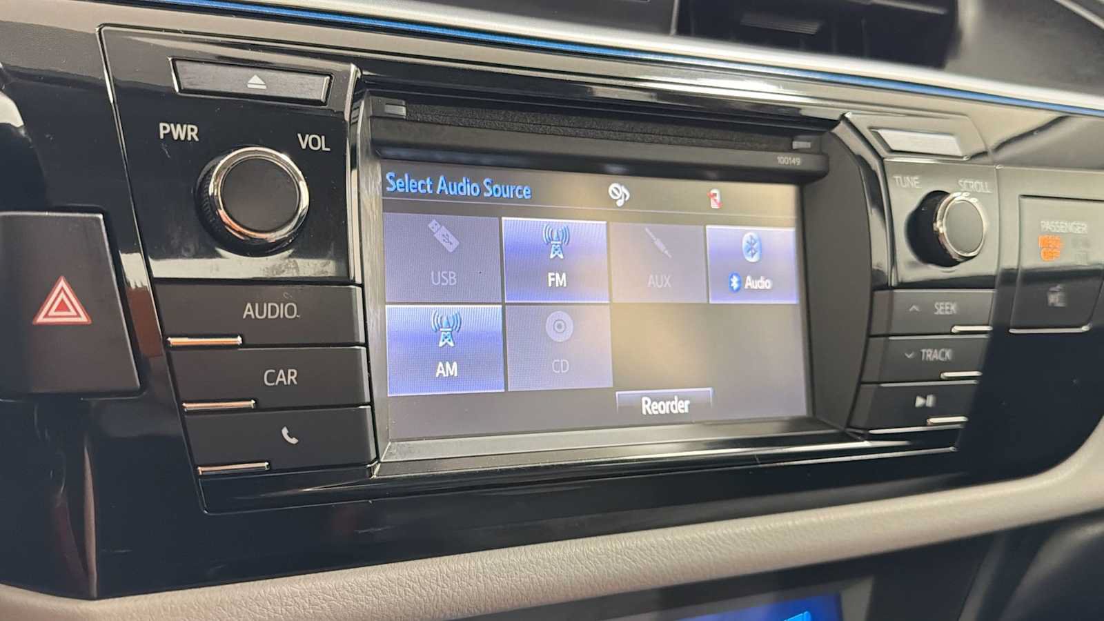 Used 2014 Toyota Corolla LE FWD image 18