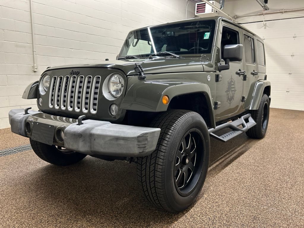 Used 2016 Jeep Wrangler Unlimited Sahara w/ Dual Top Group AWD/4WD image 5