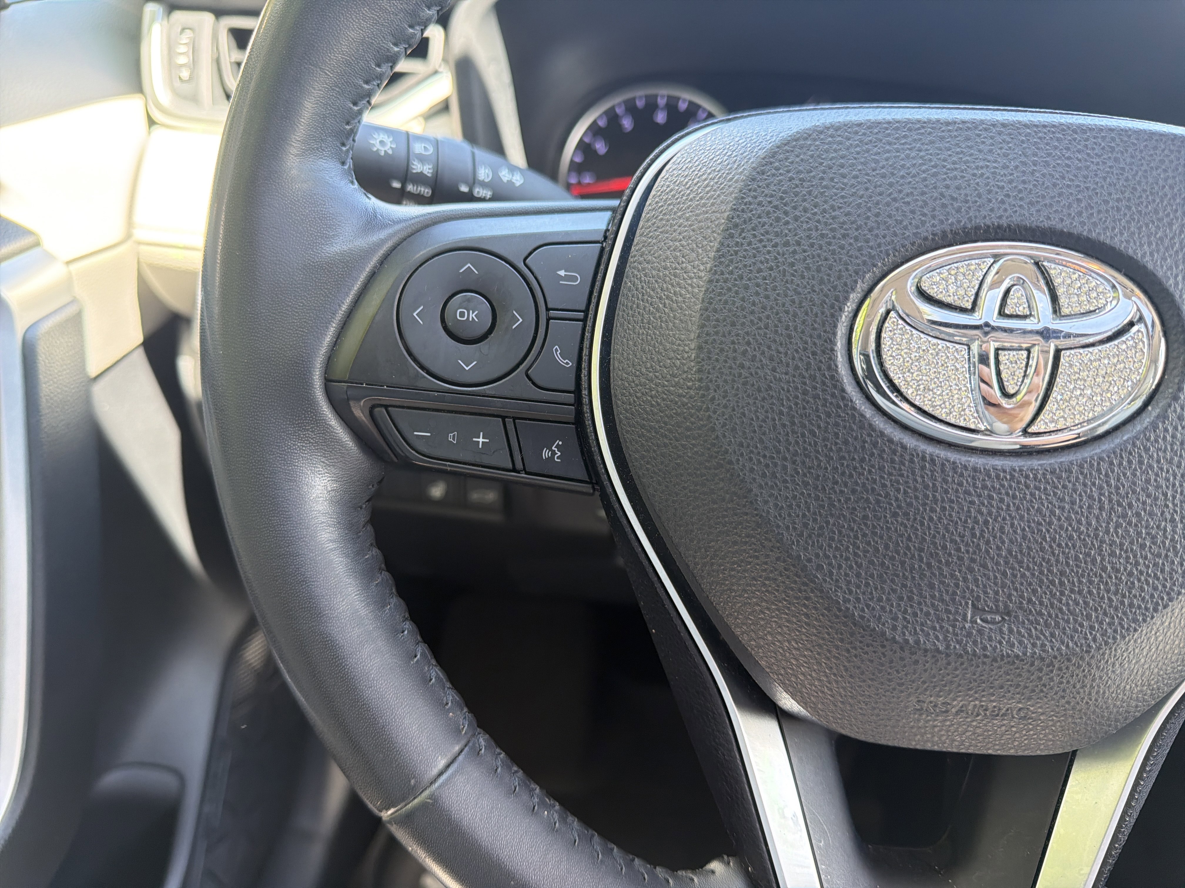 Used 2019 Toyota RAV4 XLE Premium w/ Cold Weather Package image 19