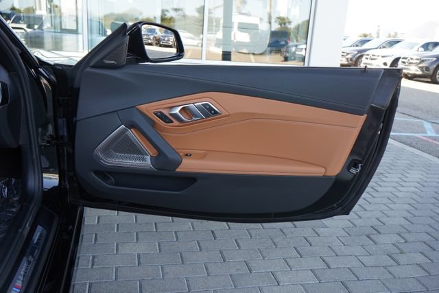 Used 2023 BMW Z4 M40i w/ Premium Package RWD image 24