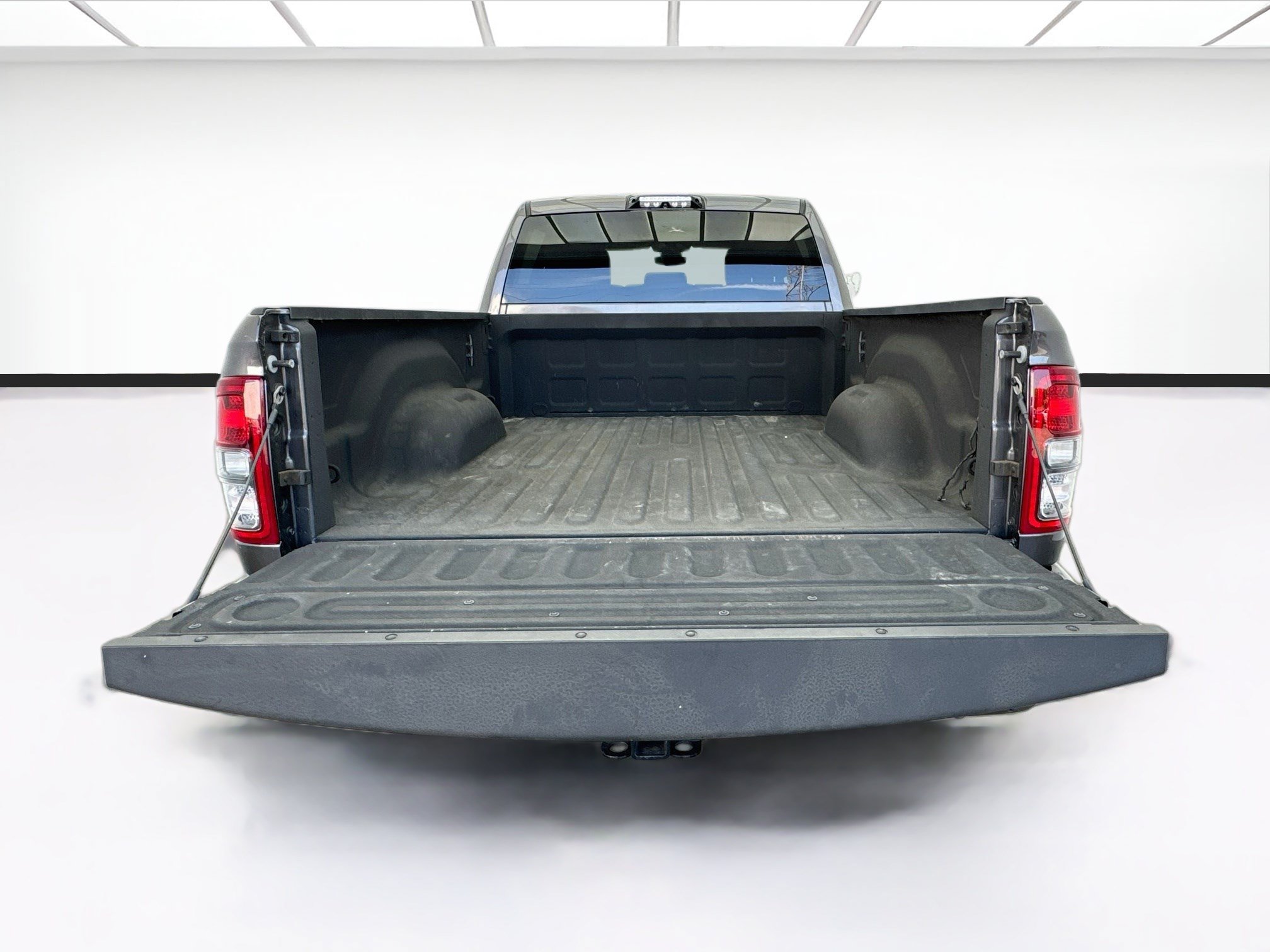 Used 2020 RAM 2500 Big Horn w/ Night Edition AWD/4WD image 17