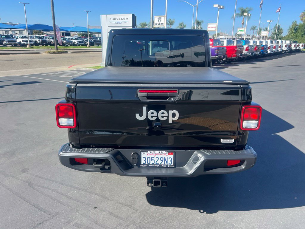Used 2022 Jeep Gladiator Overland w/ Popular Equipment Package AWD/4WD image 14