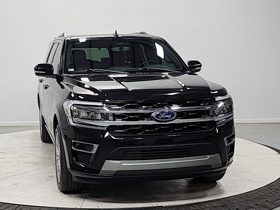 Used 2024 Ford Expedition Limited image 2