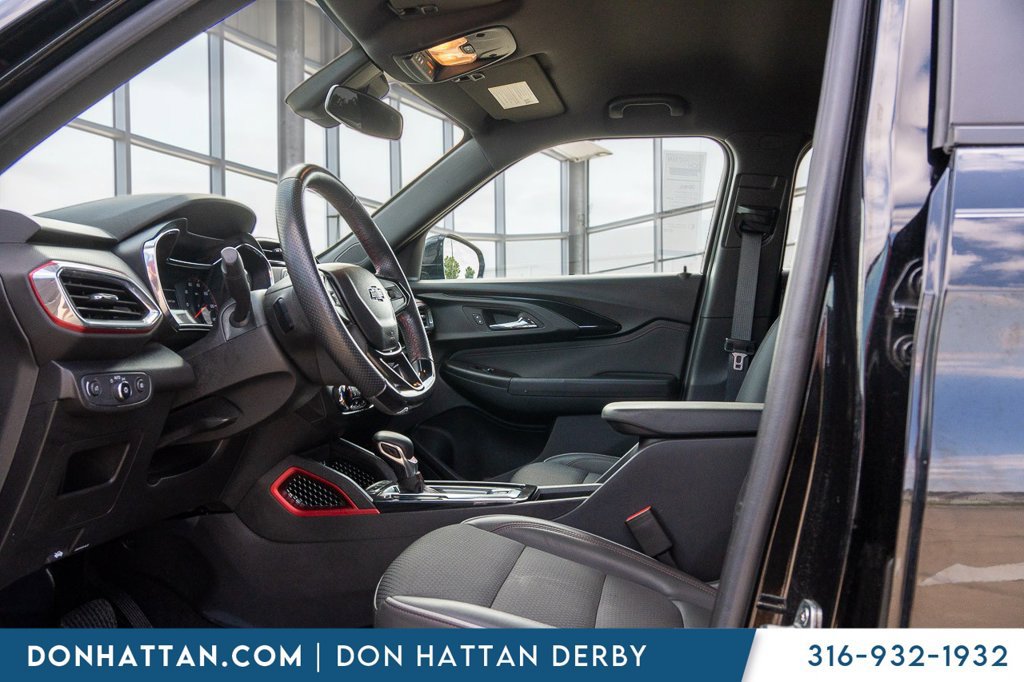 Used 2023 Chevrolet TrailBlazer RS FWD image 3
