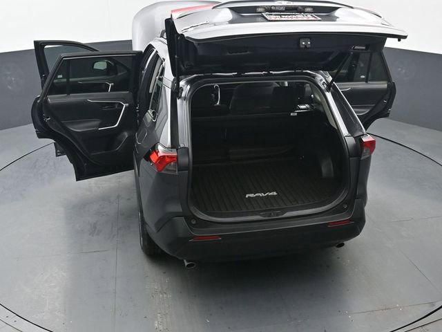 Used 2021 Toyota RAV4 LE AWD/4WD image 47