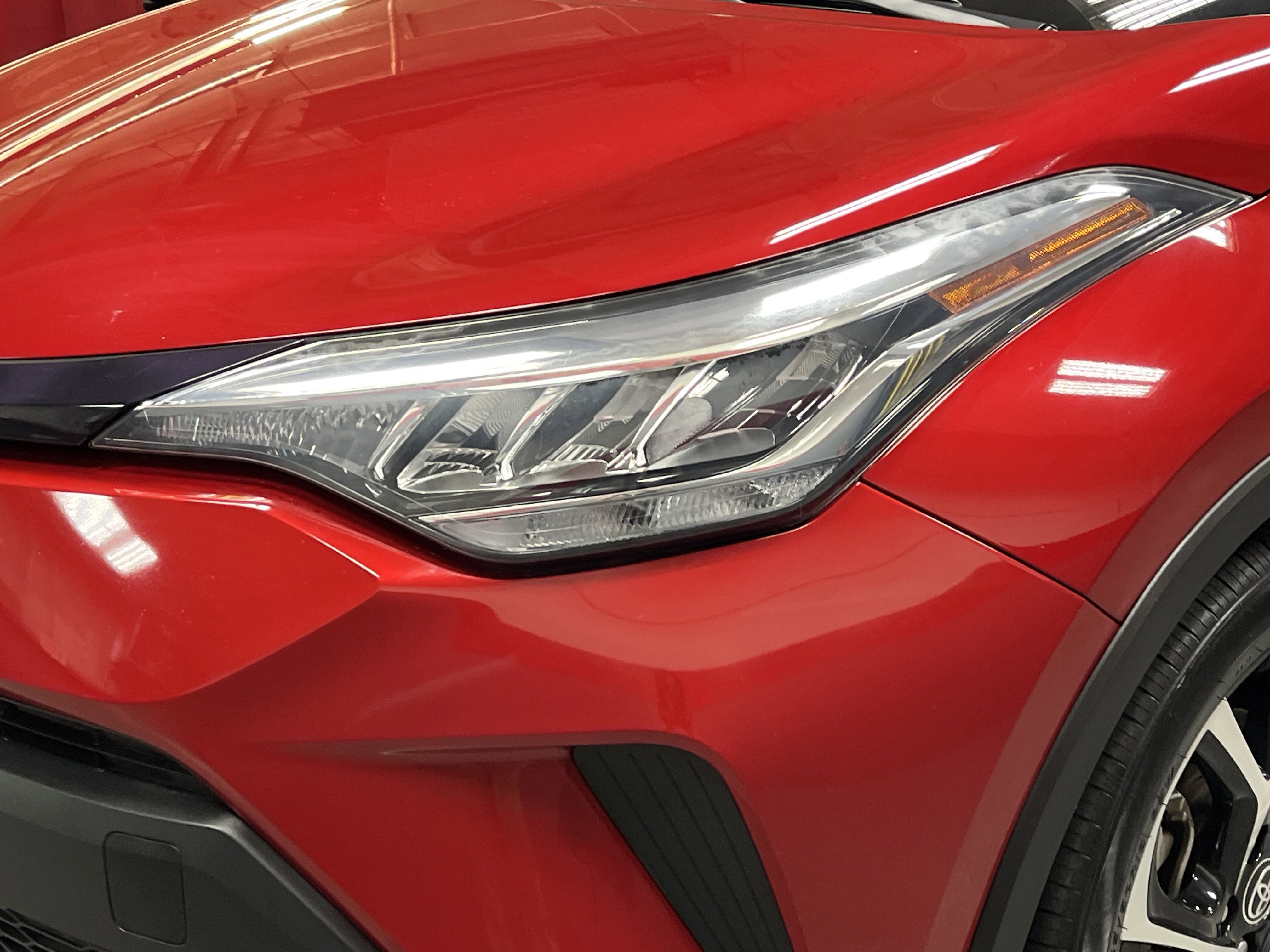 Used 2022 Toyota C-HR XLE image 6