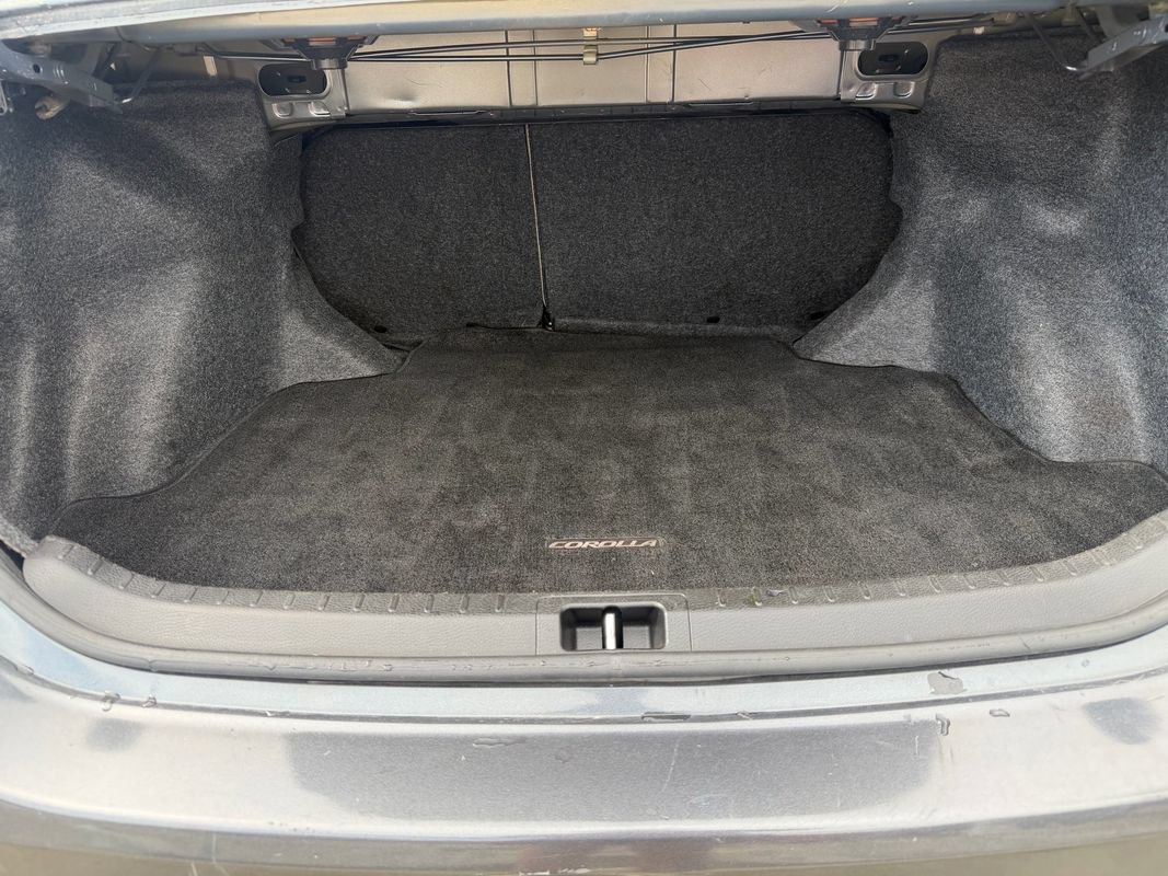 Used 2014 Toyota Corolla LE FWD image 30