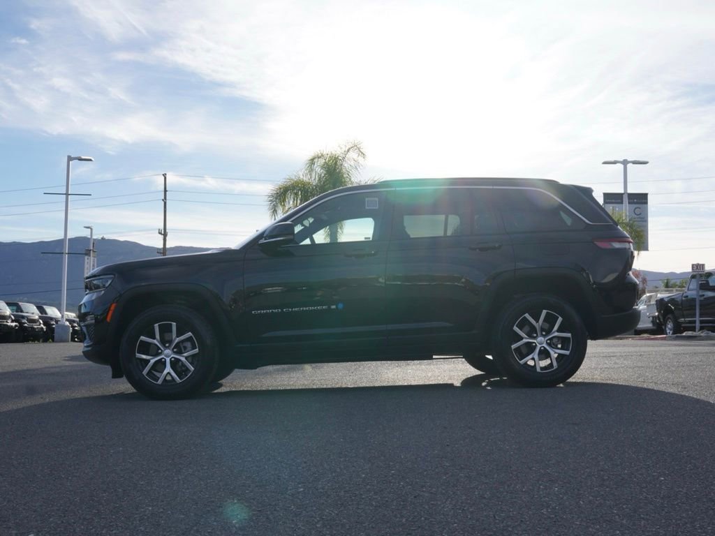 Certified 2024 Jeep Grand Cherokee Limited image 7