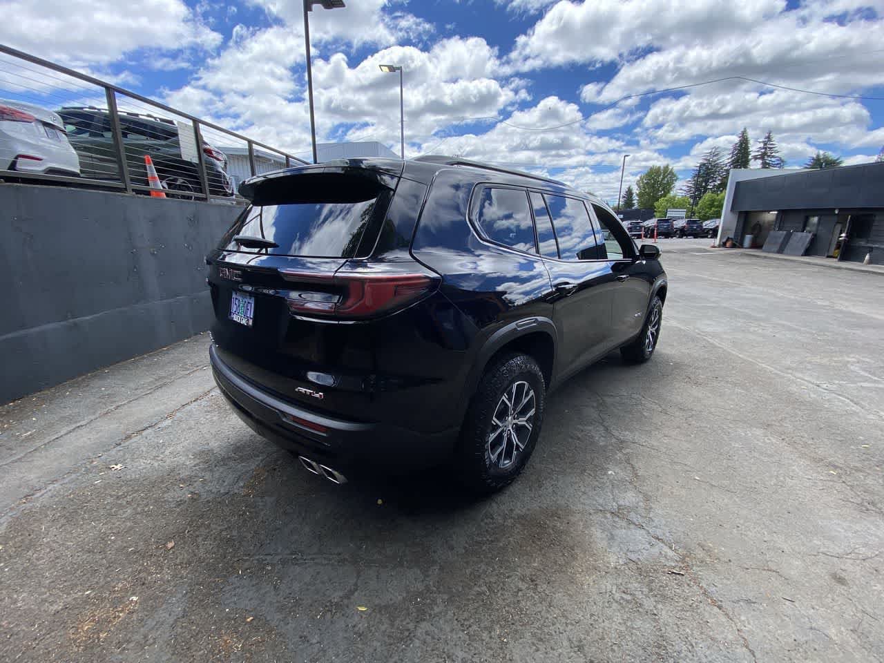 Used 2025 GMC Acadia AT4 w/ LPO, Floor Liner Package AWD/4WD image 6