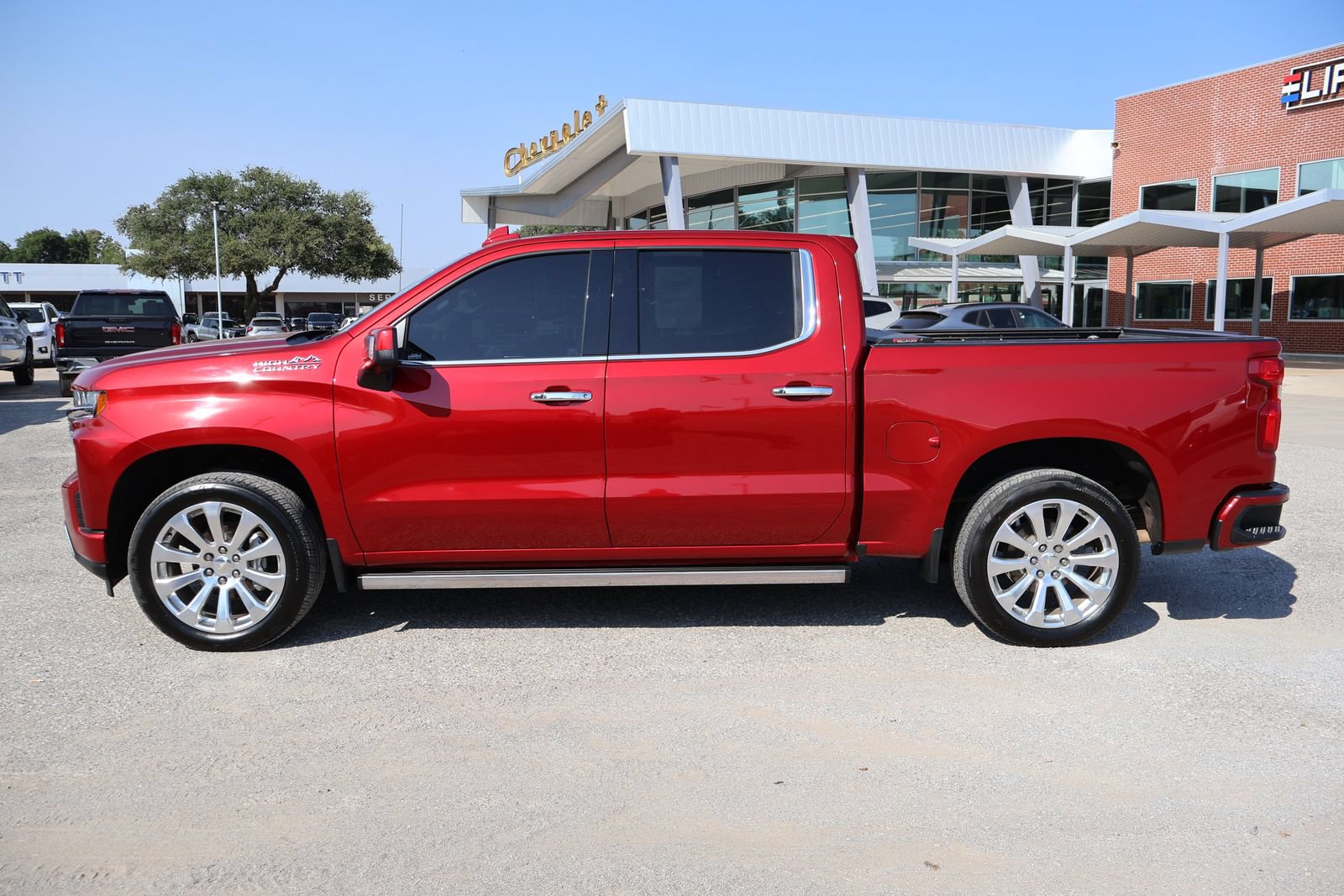 Used 2021 Chevrolet Silverado 1500 High Country AWD/4WD image 2