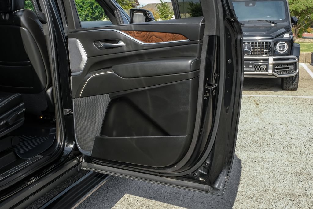 Used 2021 Cadillac Escalade ESV Premium Luxury Platinum AWD/4WD image 57