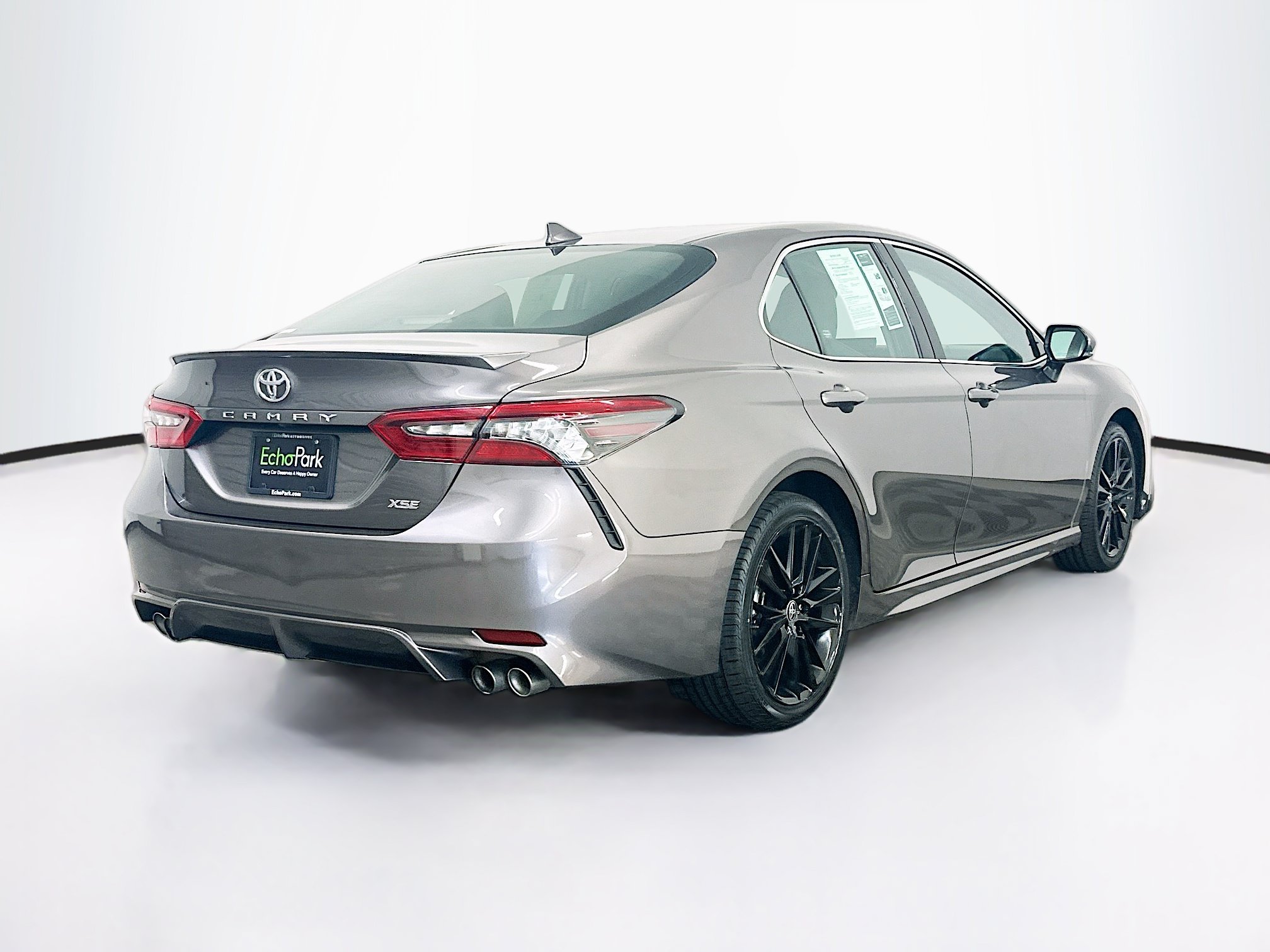 Used 2024 Toyota Camry XSE FWD image 9