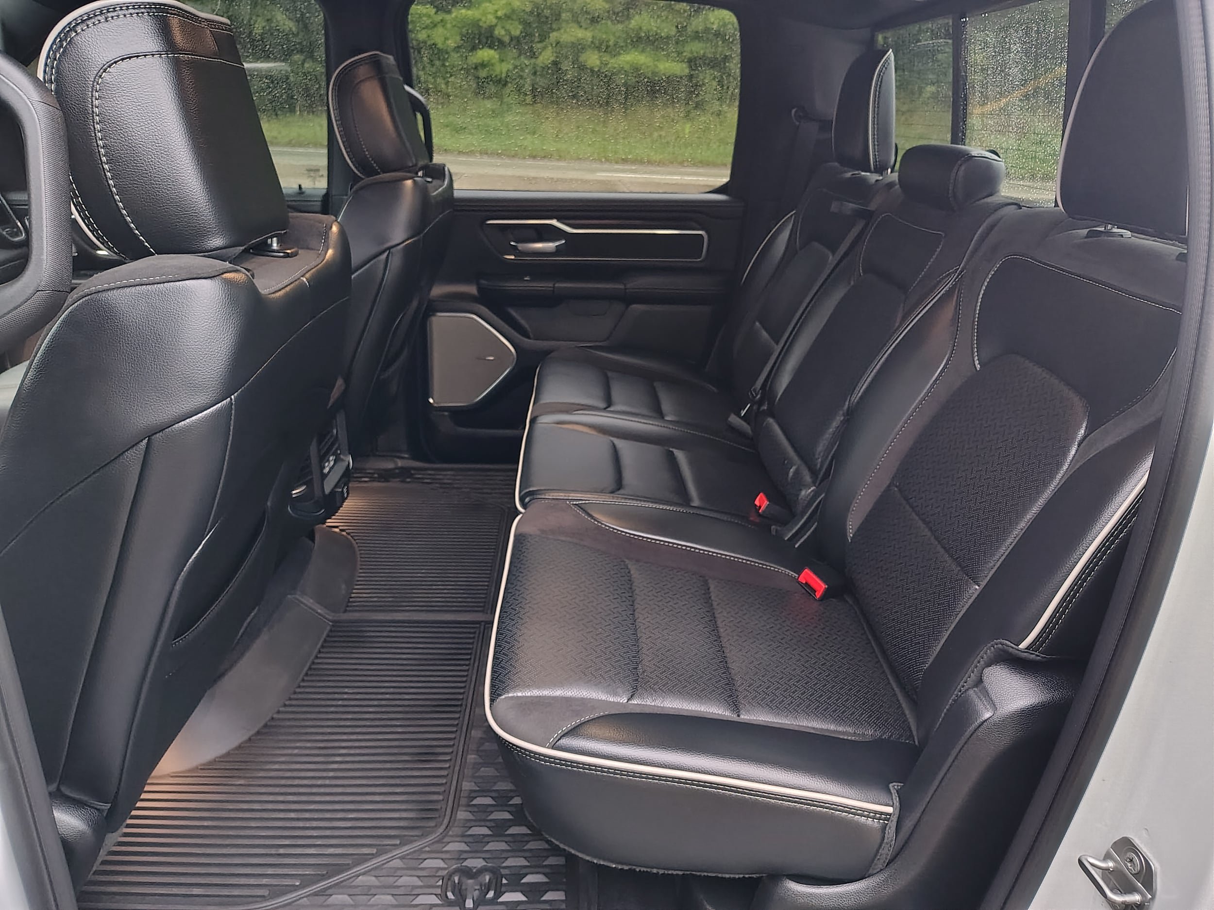 Used 2025 RAM 1500 Laramie AWD/4WD image 19
