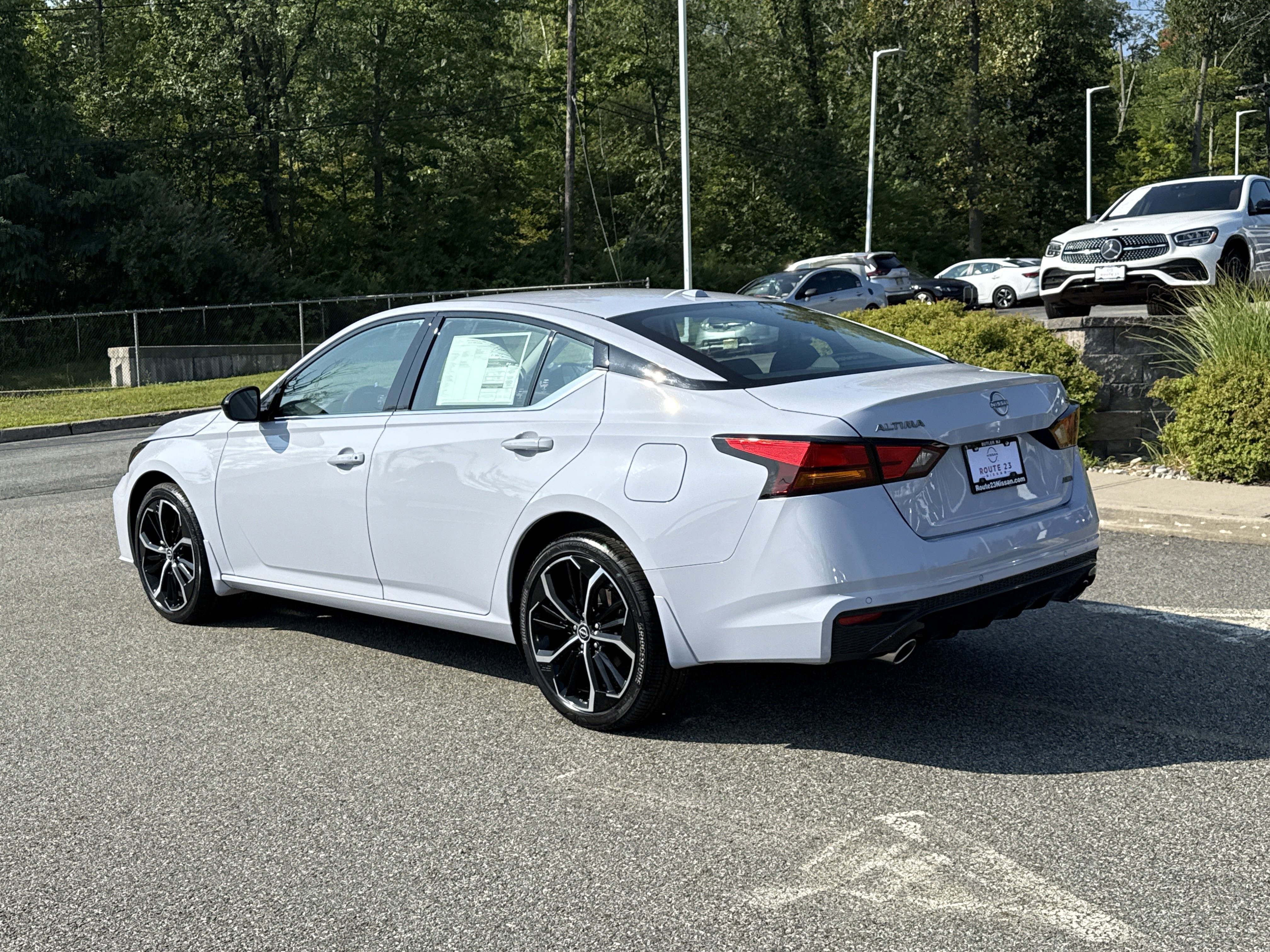 New 2025 Nissan Altima 2.5 SR image 4