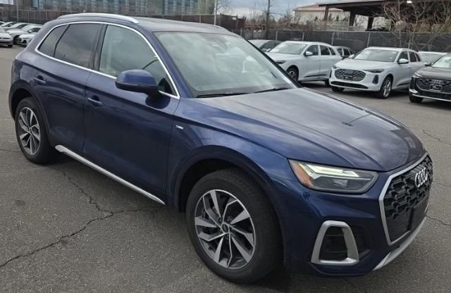Used 2023 Audi Q5 2.0T Premium w/ Convenience Package AWD/4WD image 3