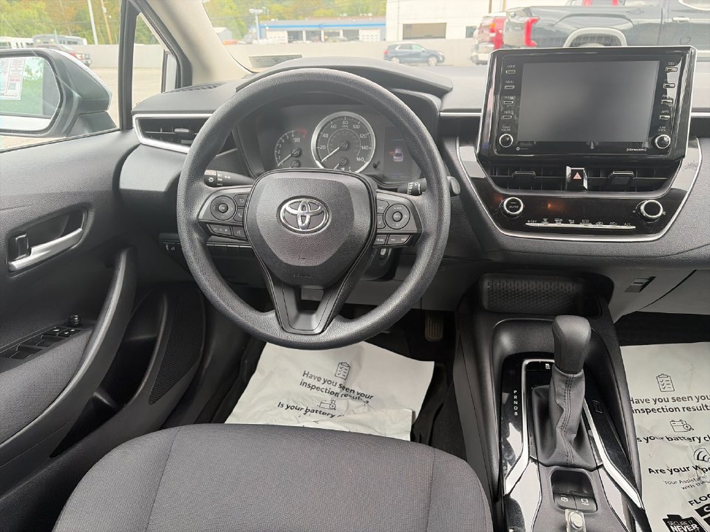 Used 2021 Toyota Corolla LE FWD image 17