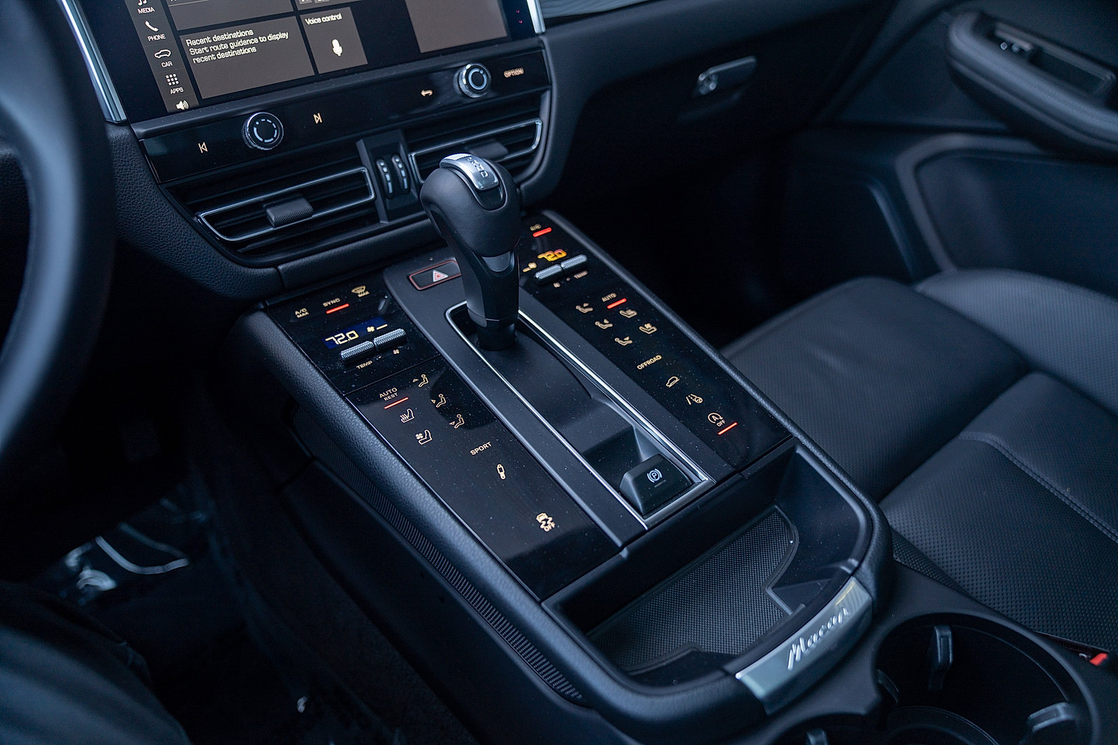 Certified 2023 Porsche Macan S AWD/4WD image 13