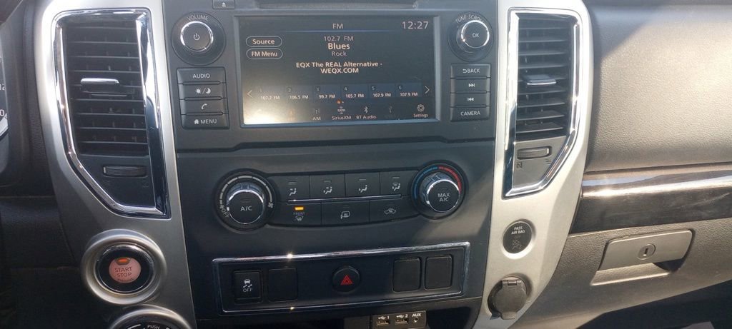 Used 2019 Nissan Titan SV image 14