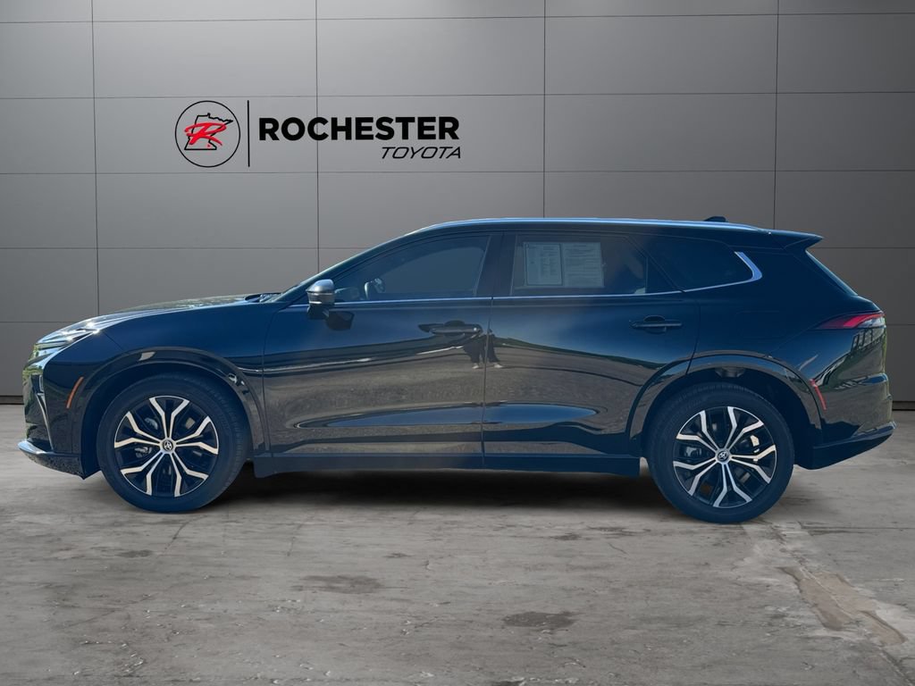 Certified 2025 Toyota Crown Signia AWD/4WD image 2