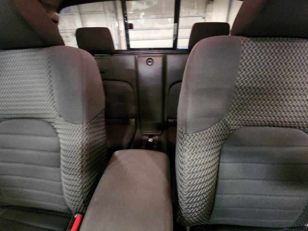Used 2019 Nissan Frontier SV image 33
